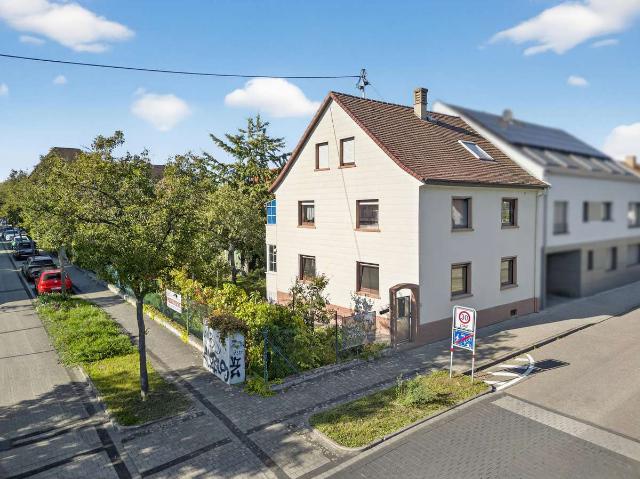 Erdgeschosswohnung kaufen in Karlsruhe