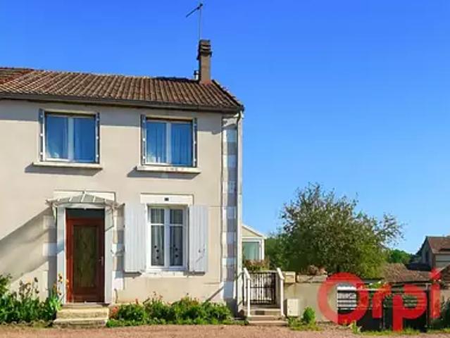 Maison vente à Saint-Amand-Montrond, Grossouvre