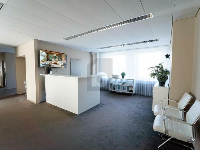 Büro mieten in Einigen, Zürich