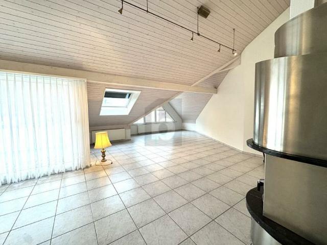 Dachwohnung mieten in Lü