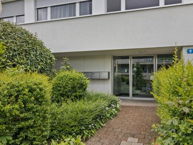 Attikawohnung mieten in Einigen, Zürich