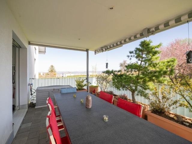 Wohnung kaufen in Maur, Zürich