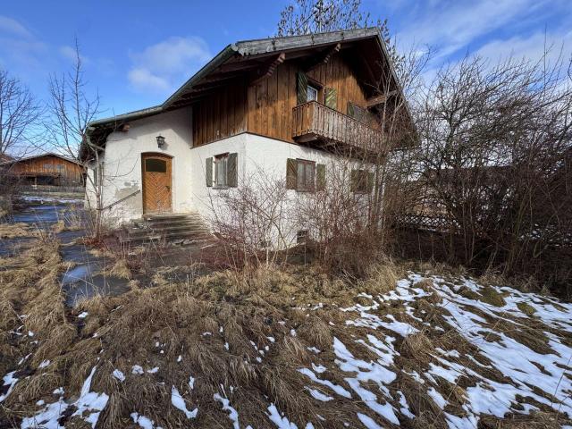 Erdgeschosswohnung kaufen in Burggen, Bayern