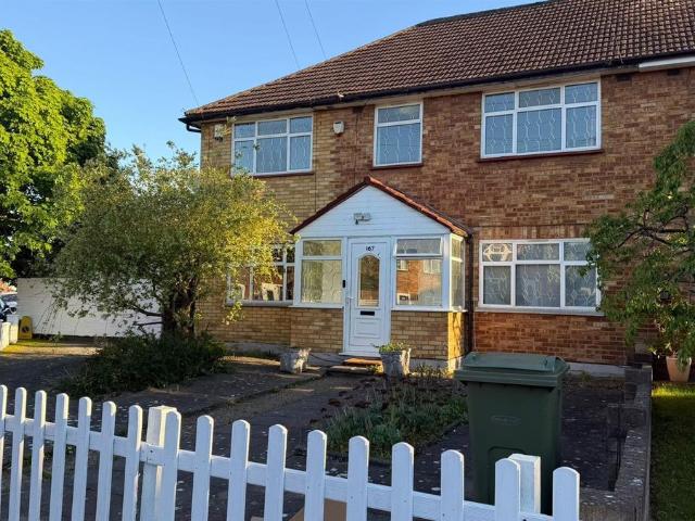 House for rent in Charville, Greater London