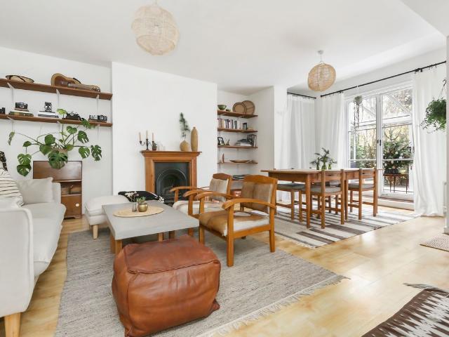 Apartment for rent in Highbury, Greater London