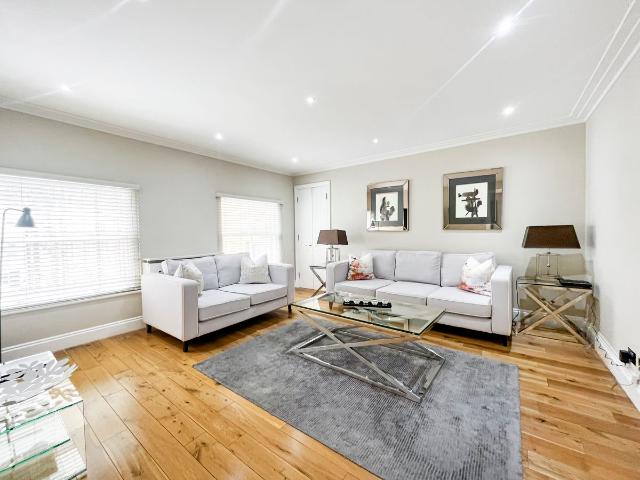 Apartment for rent in Mayfair, Greater London