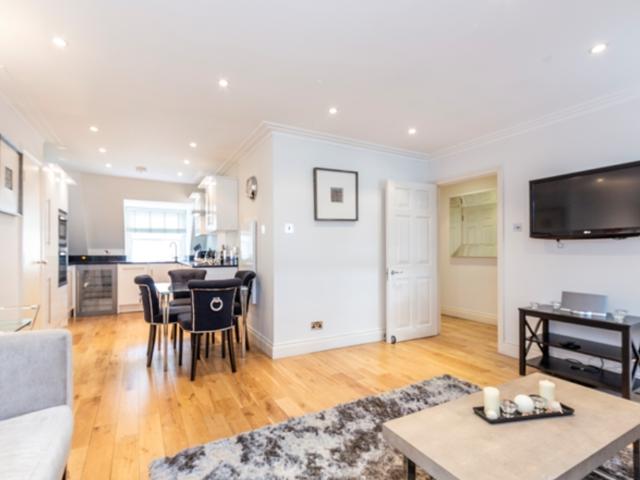 Apartment for rent in Mayfair, Greater London