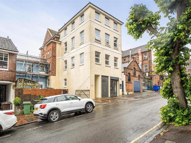 Apartment for rent in St James, Sandown Park