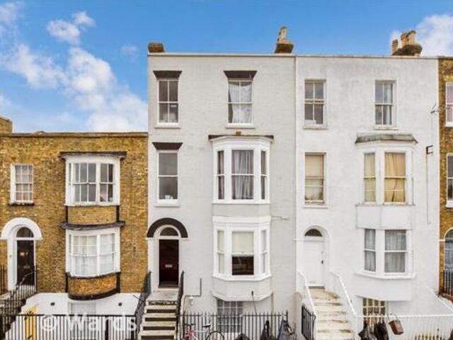 House for sale in Westbrook, Acol