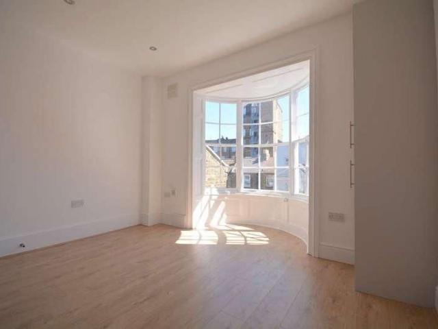 Apartment for rent in Westbrook, Acol