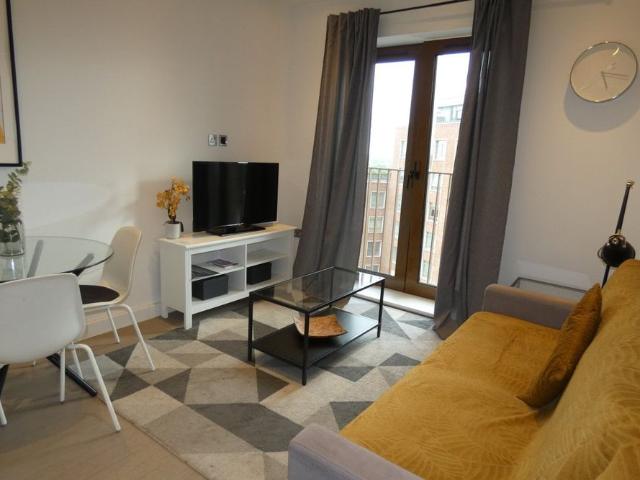 Apartment for rent in St Albans, Five Acres