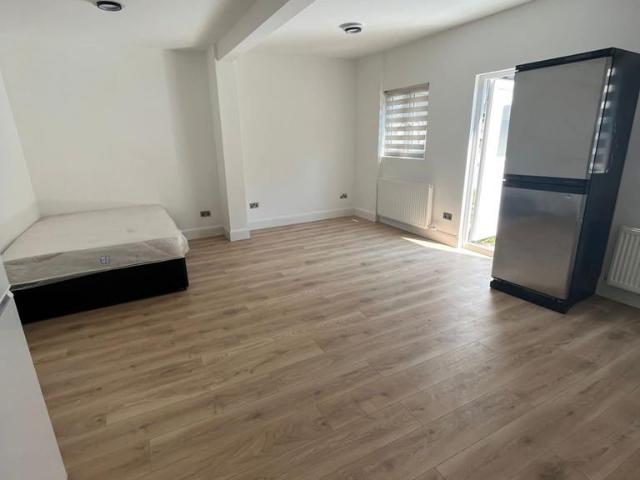 Apartment for rent in London Borough of Barking and Dagenham, Greater London