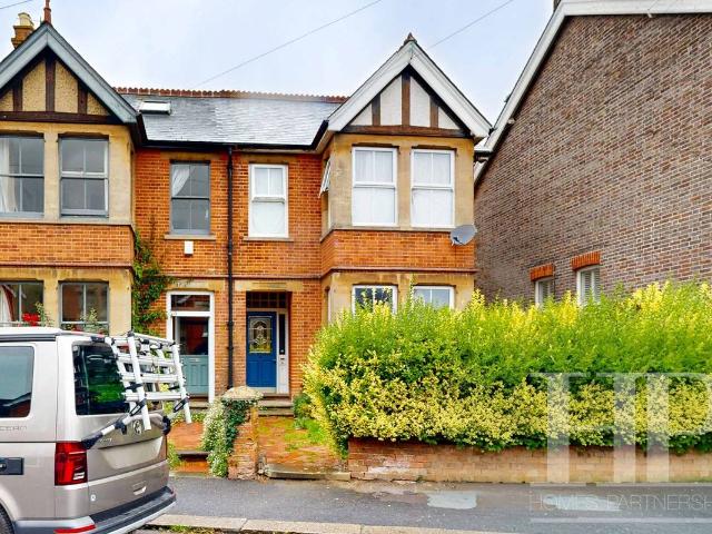 Apartment for rent in Blackwell, Mid Sussex