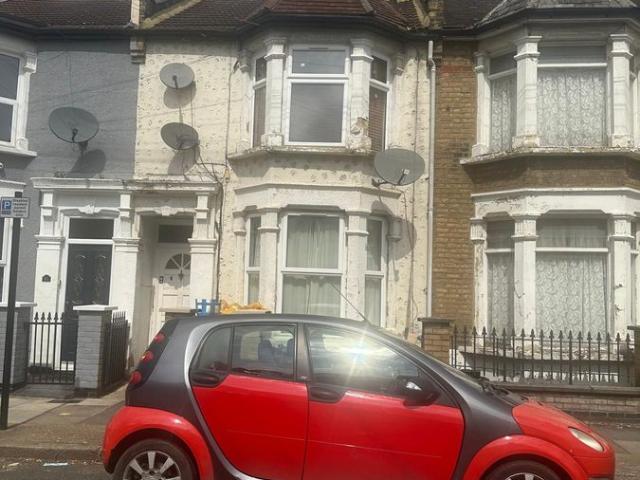 Apartment for rent in Upton, Greater London