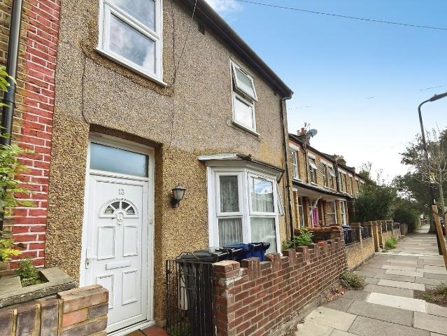 House for rent in London Borough of Ealing, Hanwell