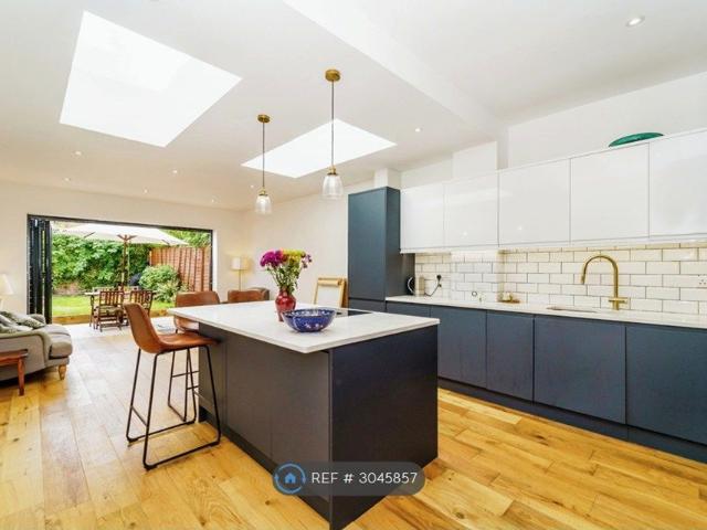 House for rent in West Ealing, Greater London
