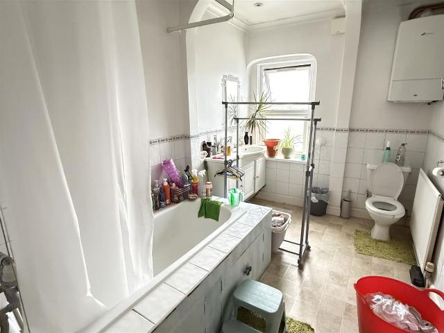 Apartment for rent in London Borough of Ealing, Hanwell