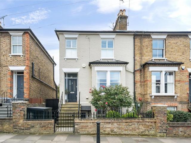 Apartment for rent in North Sheen, Greater London