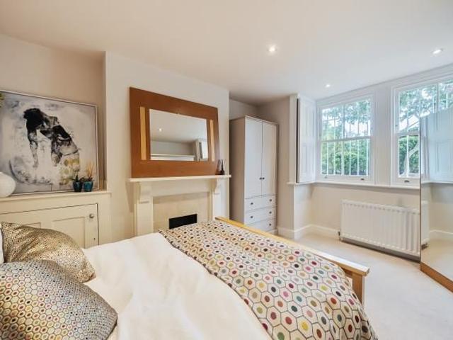 Apartment for rent in North Sheen, Greater London