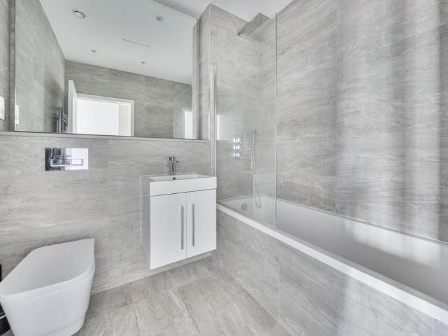 Apartment for rent in St Albans, Five Acres