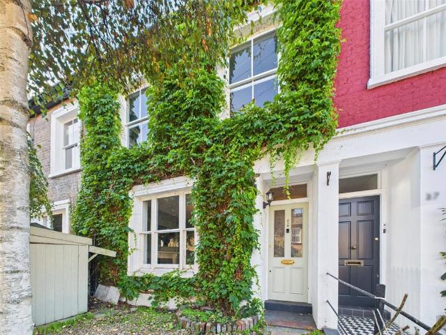 House for rent in St Margarets, Greater London