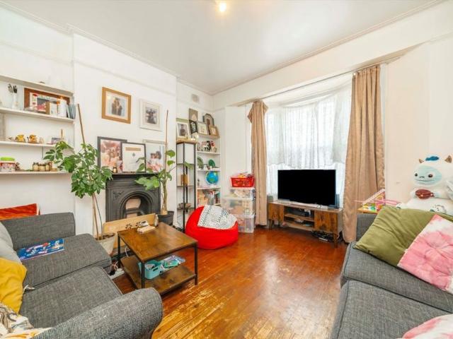 House for rent in London Borough of Ealing, Hanwell