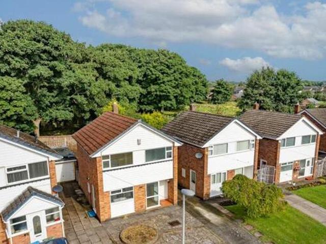 House for sale in Widnes, Liverpool City Region
