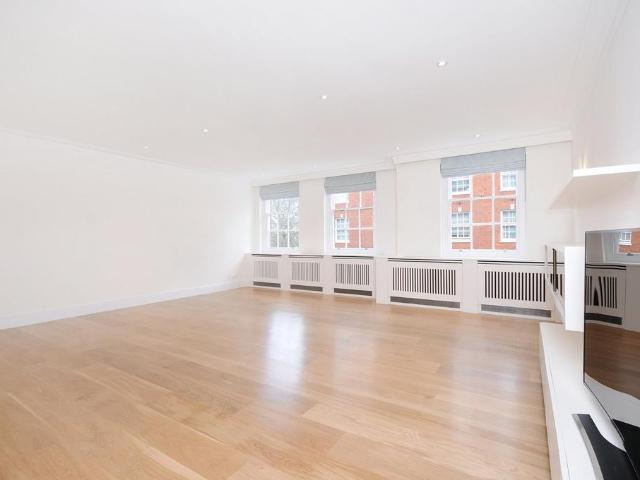 Apartment for rent in Mayfair, Greater London