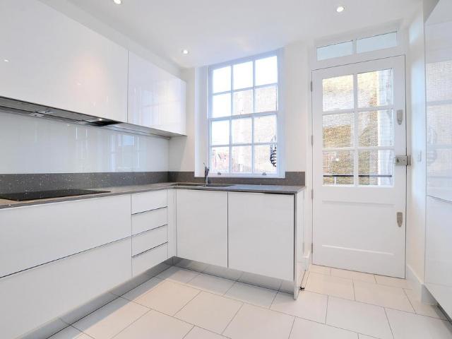 Apartment for rent in Mayfair, Greater London