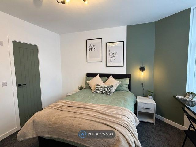 Room for rent in Heaton Park, Bury