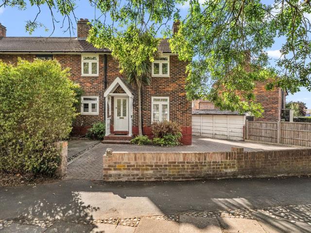 House for rent in Blackhills, Surrey