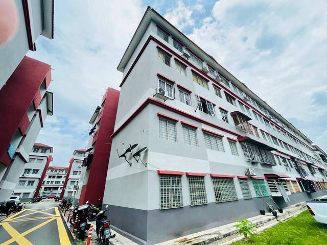 Flat for sale in Bandar Saujana Putra, Kuala Langat