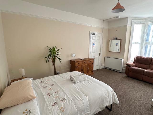 Studio for rent in London Borough of Merton, Merton Park
