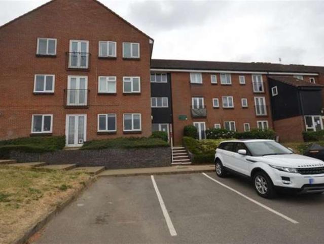 Flat for sale in Bocking, Chipping Hill