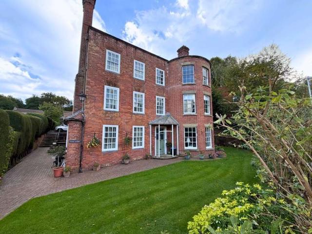 Flat for sale in Catchems End, Wyre Forest
