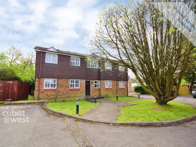 Flat for rent in London Borough of Croydon, Purley