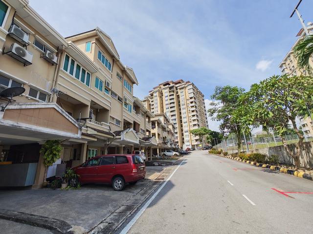 Townhouse for sale in Shah Alam, Petaling