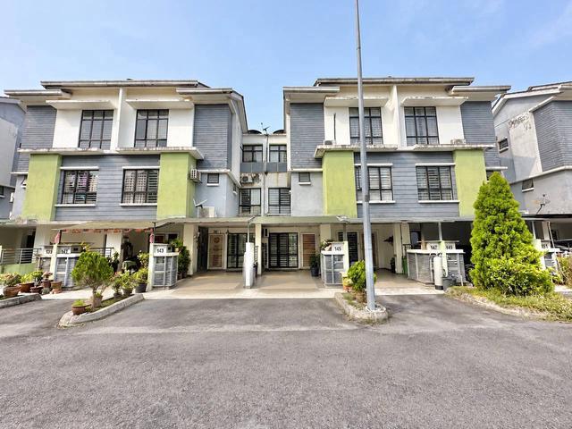 Townhouse for sale in Petaling, Subang Jaya