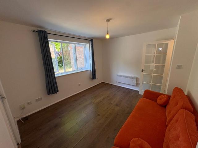 Apartment for rent in Bowes, Greater London