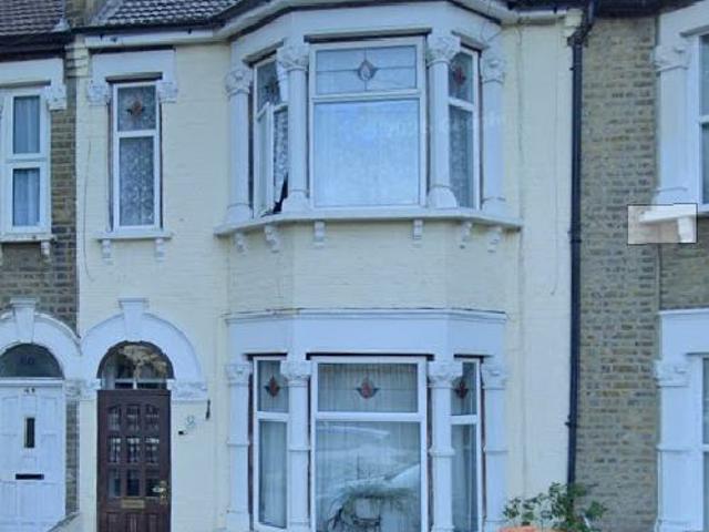 Apartment for rent in Plashet, Greater London