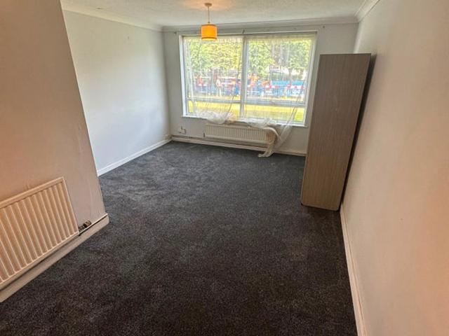 Apartment for rent in London Borough of Croydon, Waddon