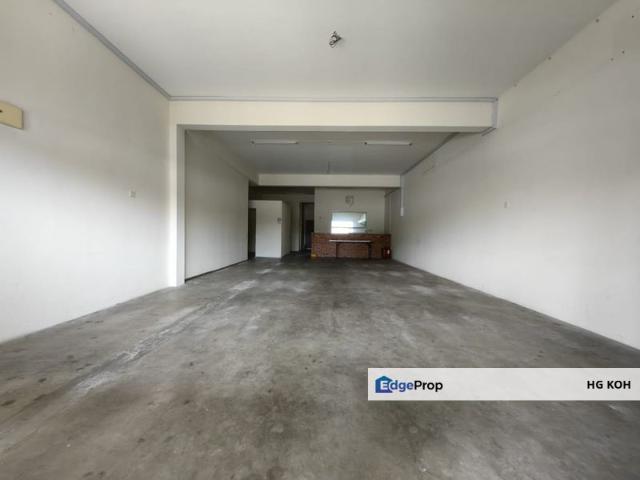 Shop for rent in Malaka