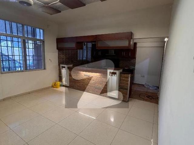 Apartment for rent in Clifton, North Waziristan