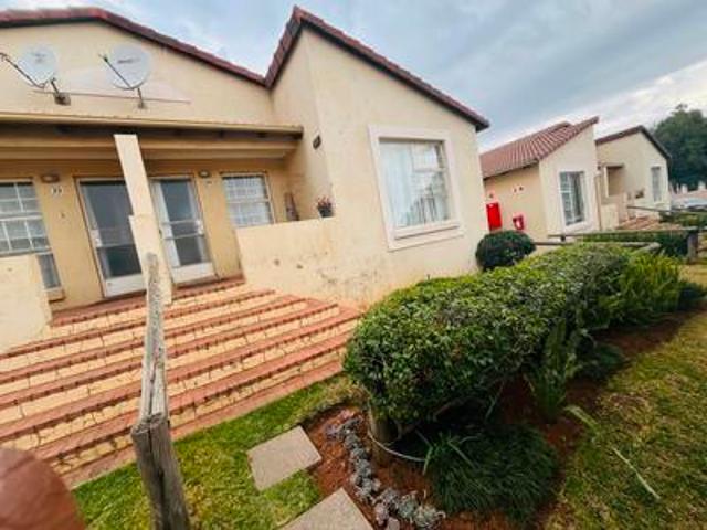 Townhouse for sale in Nooitgedacht, Gauteng