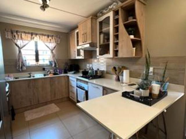 Townhouse for sale in Waterkloof, Gauteng