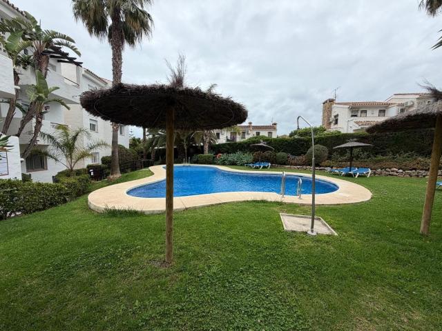 Apartamento en alquiler en Barriada Islas Canarias, Costa del Sol Occidental