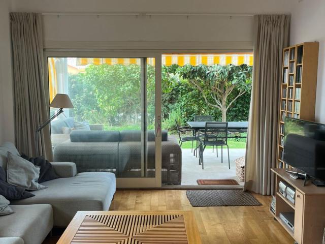 Apartamento en alquiler en Barriada Islas Canarias, Costa del Sol Occidental