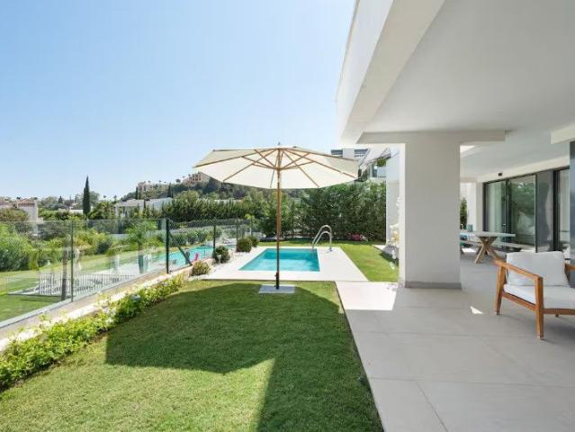 Apartamento en alquiler en Benahavís, La Quinta