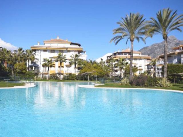 Apartamento en alquiler en Nueva Andalucía, Costa del Sol Occidental