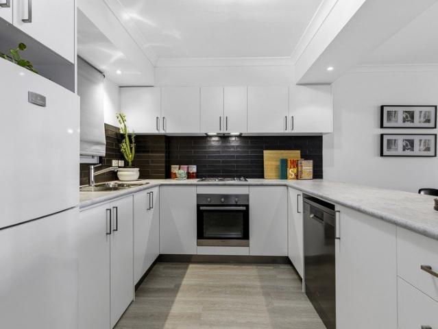 Apartment for sale in Applecross, City of Melville
